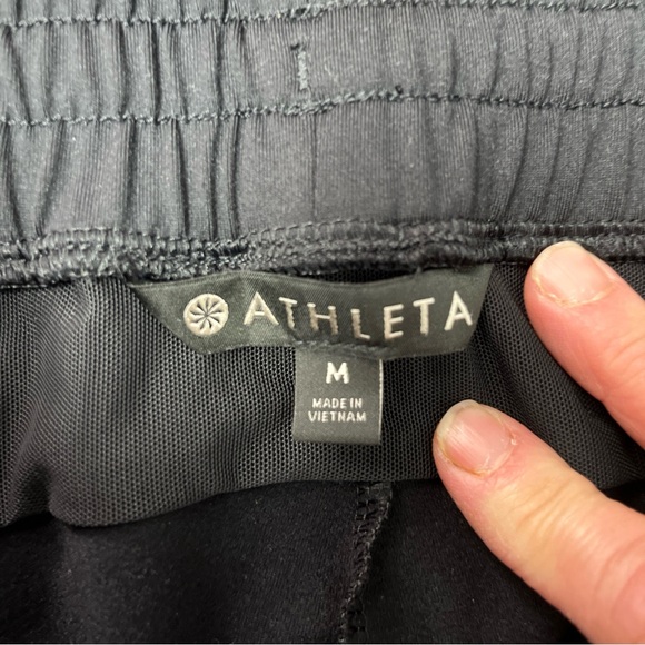 Athleta hilltop jogger 383900 black size medium two front zipper pocket EUC - Picture 12 of 12